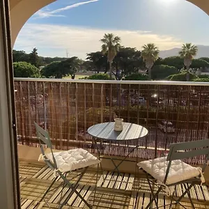 https://bel-appart-studio-terrasse-port-plages-hyeres.fr-provencehotel.com