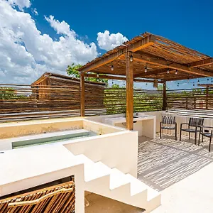 https://tulum-jungle-villas-villa-sexy-mama.allrivieramayahotels.com